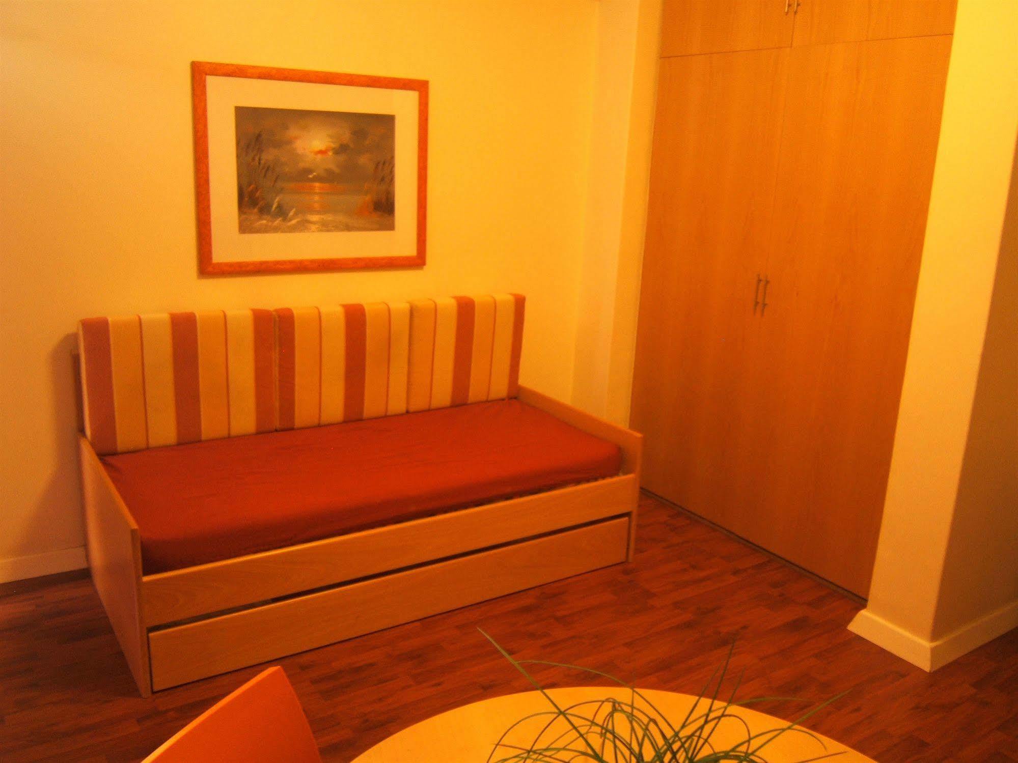 Residencial Jardim Da Amadora Hotel Exterior photo