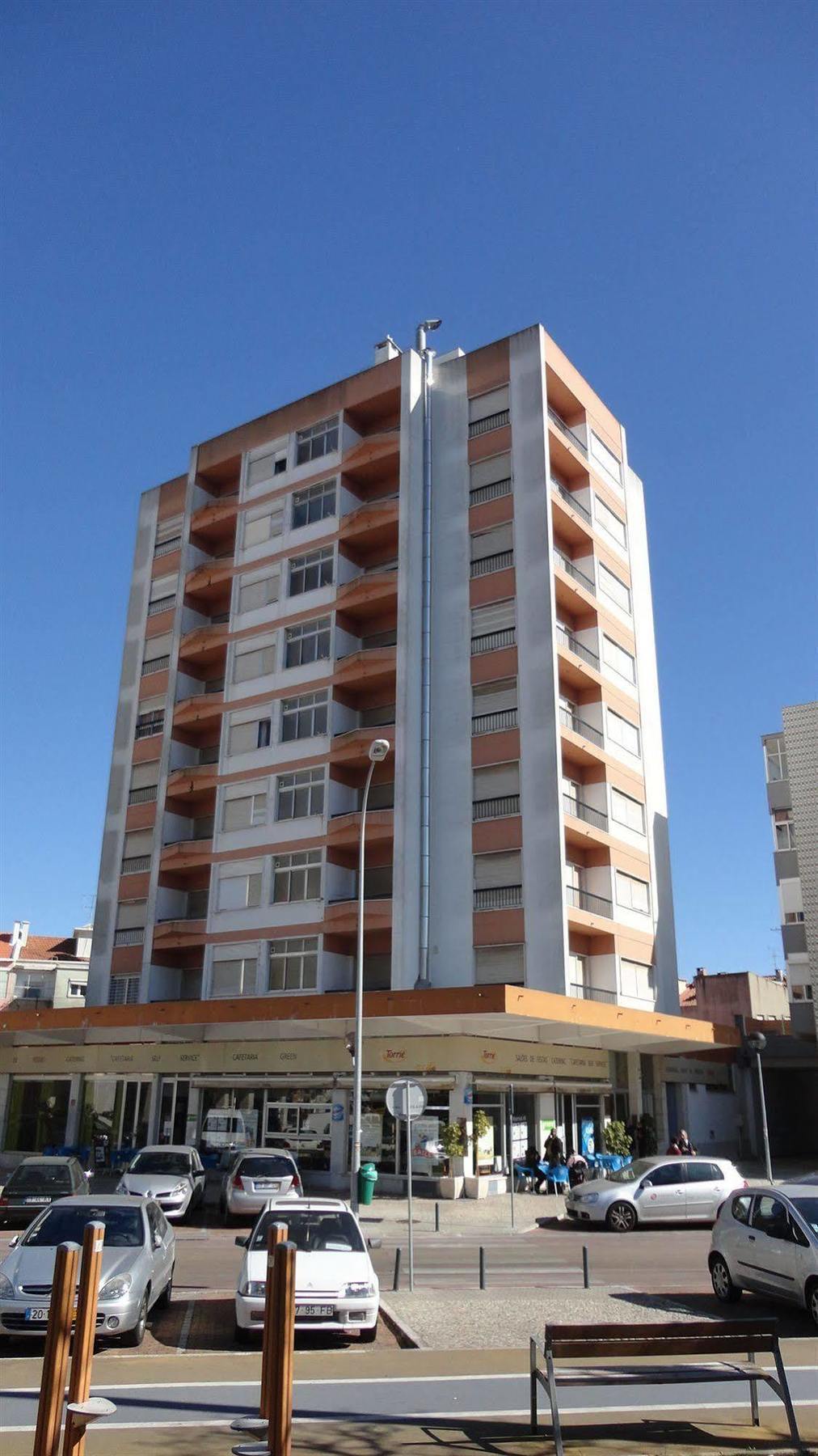 Residencial Jardim Da Amadora Hotel Exterior photo